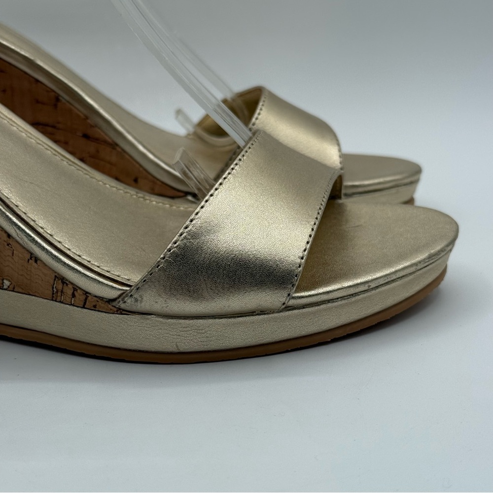 Lilly Pulitzer "Bridgette" Metallic Gold / Cork Wedge
Sandals in Size 10M - Picture 3 of 16